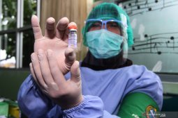 Pemberian vaksin diharapkan terbentuk "herd immunity"