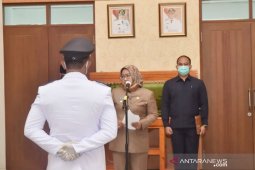Bupati Bogor Ade lantik pengganti kades yang baru menjabat tujuh jam