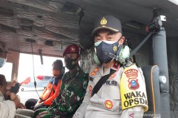Wakapolda Kalsel  ke lokasi terisolir banjir dengan helikopter