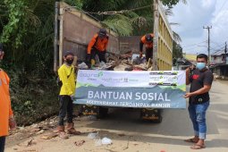 Adaro kirim truk pengangkut sampah ke HST