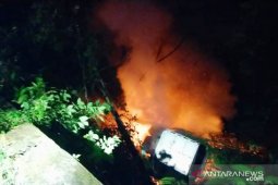 Truk masuk jurang dan terbakar dekat Kelok Sembilan