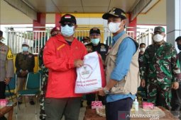 Gubernur serahkan bantuan ke warga Batola terdampak banjir