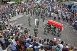 Pemakaman anggota TNI yang gugur di Papua