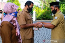 Pegawai DKP Aceh Barat berkinerja "Away Jak Teulat Woe" mendapat penghargaan
