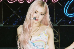 Rose nyanyikan lagu solo perdana di konser BLACKPINK "THE SHOW"