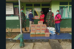 Koramil Sengah Temila bagikan sembako bagi masyarakat terdampak banjir