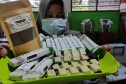 Pelajar SMK Tarokan Kediri buat olahan cokelat dengan daun kelor