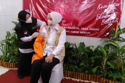 Lolos screening, bupati, wabup, dan Dandim dapat suntikan perdana vaksin COVID-19 di Jember