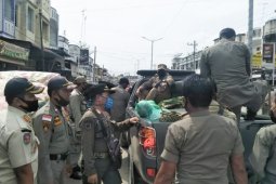 Puluhan pedagang di Aceh Timur ditertibkan. Ada apa?