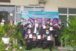 69 orang awali vaksinasi COVID-19 di Kabupaten Bekasi