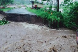 Wamen PUPR berkunjung ke Halut tinjau kondisi infrastruktur setelah banjir