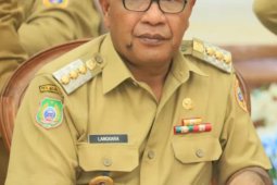 Bupati - Wabup - legislator Kabupaten Halmahera Tengah siap divaksinasi
