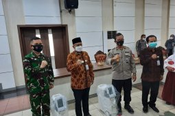 Pemkot Jambi serahkan alat bantu pernafasan konsentrat bantuan Singapura ke Puskesmas dan RS