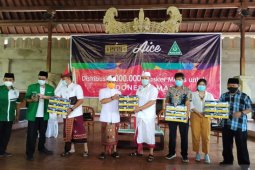 GP Ansor-Aice-KSP bagikan masker medis gratis di Bali