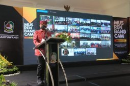 Bupati Banyuwangi minta seluruh camat fokus program pemulihan ekonomi 2022