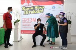Bupati Badung ikuti vaksinasi COVID-19 dosis kedua