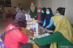 Sejak hari ketiga banjir, Dinkes HST tugaskan 350 nakes di 60 posko pengungsian hingga daerah terpencil