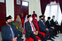 Lantik lima pejabat. Ini pesan Sekdakab Aceh Timur