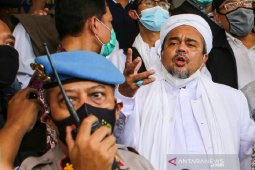 Habib Rizieq Shihab dan enam tersangka kasus prokes ditahan di Rutan Bareskrim
