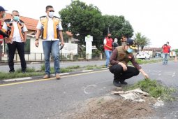 Emil Dardak: Anggaran perbaikan jalan harus diprioritaskan