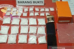 Aksi penjual sabu dengan sistem 'tempel' terungkap, sekilo narkoba disita