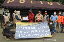 Wabup HST terima bantuan sembako dari Kwarda Pramuka Kalsel
