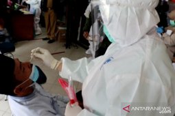 Satgas COVID-19 tes usap terhadap penumpang angkutan laut Jakarta-Pontianak