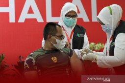 Maret, warga Aceh mulai disuntik vaksin COVID-19 usai Nakes