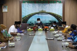 Sekda Kabupaten Pringsewu  pimpin rapat persiapan Khotmil Quran 5.000 kali