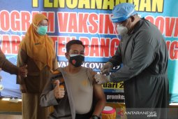 Polres Bangka Tengah kampanyekan vaksin sinovac aman