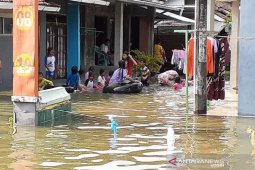 Warga terdampak banjir di Kudus belum mau mengungsi