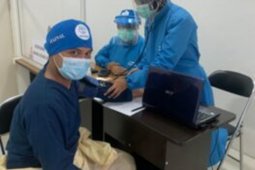 Tenaga kesehatan dan karyawan Klinik Universitas Brawijaya jalani vaksinasi COVID-19