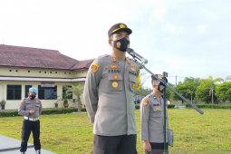 Polres Bangka Barat bantu sosialisasi 5M untuk mencegah penyebaran COVID-19