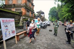 Pengawasan protokol kesehatan di Pura