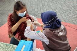 Vaksinasi tenaga kesehatan ditargetkan tuntas di Februari
