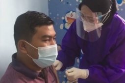 Waka DPRD Provinsi Jambi Rocky Candra jalani penyuntikan vaksin dosis kedua