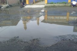 Pemuda Muhammadiyah Tanjung Pura minta Bupati Langkat perbaiki jalan rusak