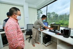 Erupsi Gunung Raung: Bupati Anas minta warga Banyuwangi tetap tenang dan waspada