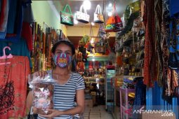 Penjualan souvenir di pusat oleh-oleh Pontianak turun drastis