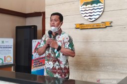 Pengunjung kafe di Bandung disasar tes antigen
