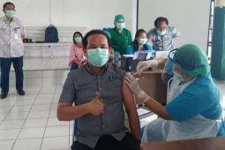 Vaksinasi untuk tenaga kesehatan di Dairi berjalan baik