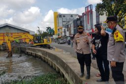 Polisi kawal kegiatan normalisasi sungai cegah banjir tak terulang