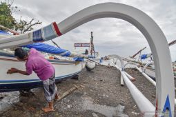 Tajuk ANTARA NTB - Kampung nelayan NTB: Antara proyek dan keberpihakan