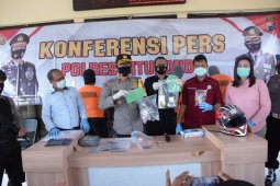 Satresnarkoba Polres Situbondo kembali tangkap dua pria pengedar sekaligus pengguna sabu-sabu