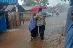 Warga terdampak masih harapkan bantuan makanan dan perlengkapan bayi