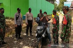 Tim gabungan bagikan 1.010 masker di perbukitan Tapin
