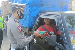 Tak patuhi prokes, Satlantas Polres Lampung Barat berikan teguran kepada pengendara