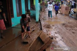 10 rumah terancam bahaya bencana longsor di Banjarwangi Garut