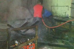 Diduga korsleting listrik, kios kelontong di Lhokseumawe terbakar