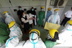 Insentif COVID-19 belum dibayar, tenaga kesehatan RSUD Pirngadi Medan demo